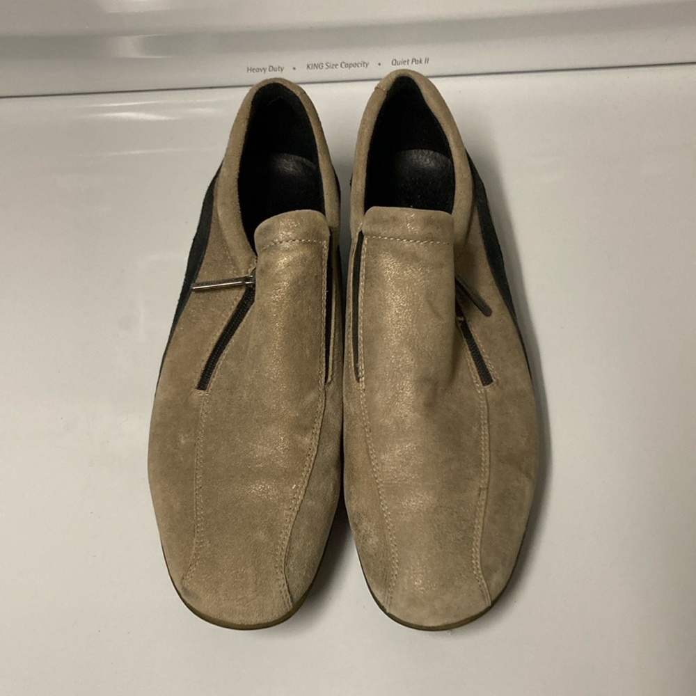 Donald Pliner Sport brassy tan athletic shoes